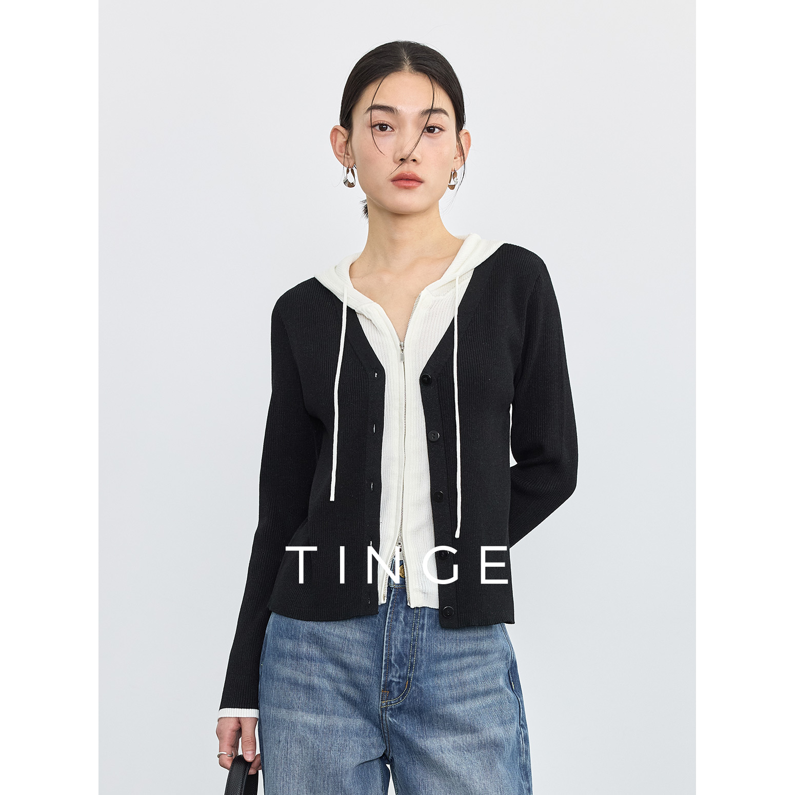 假两件V领撞色连帽针织衫