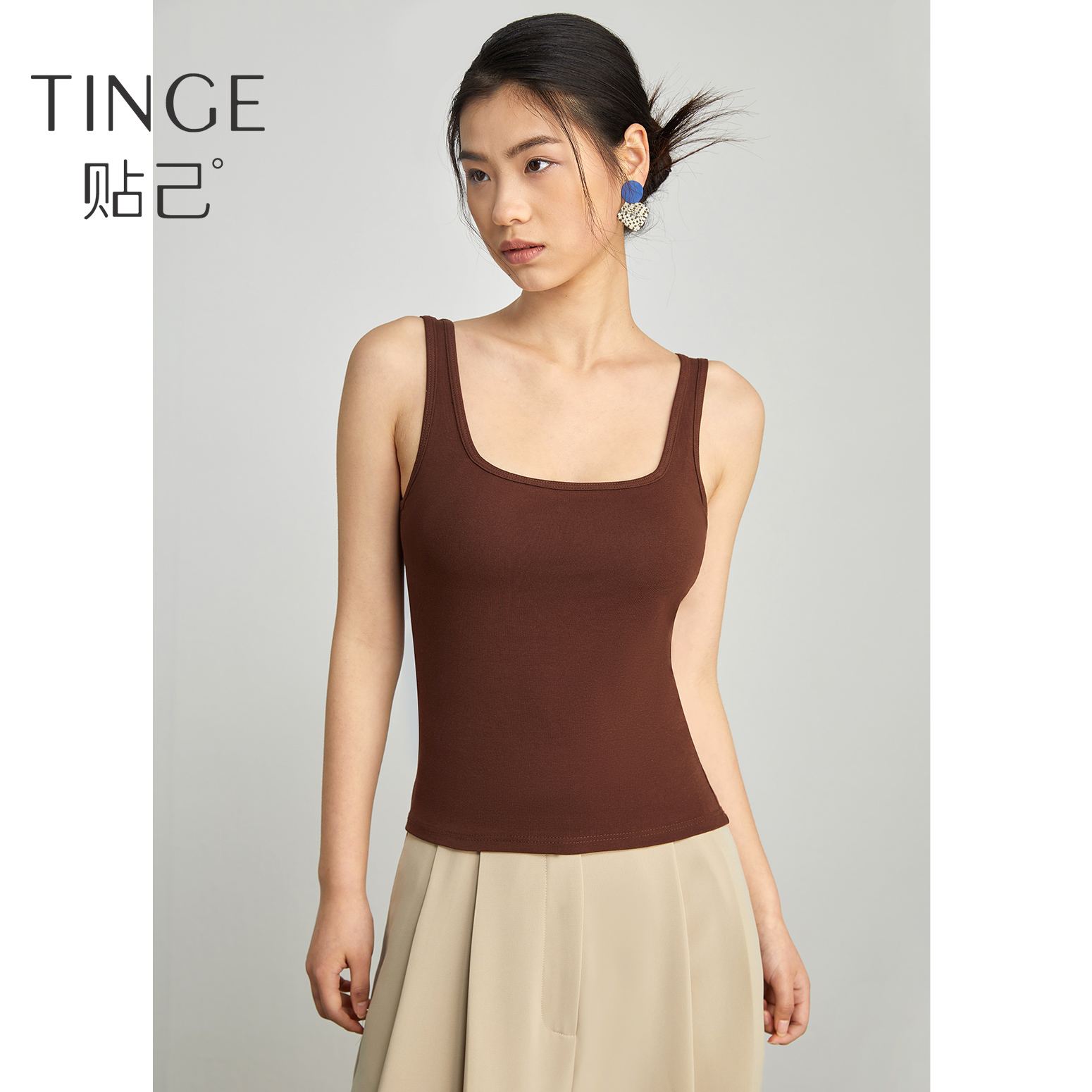 TINGE方领胸垫一体式背心