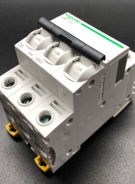 施耐德IC65系列断路器A9F18306 C型3P6A