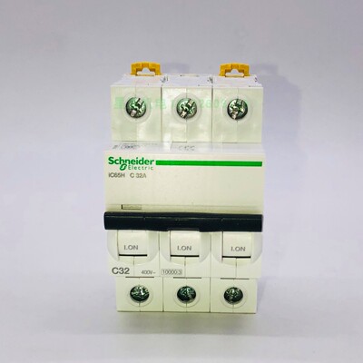 施耐德 IC65H 3P 32A C 断路器A9F28332原装正品假一罚十