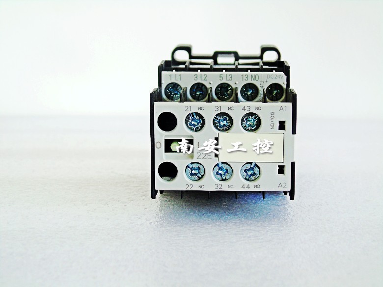 3TH2222-0BB4 3TH2222-OBB4 DC24V 德国现货中间继电器