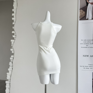 小岚同学桃之夭夭纯欲风简约挂脖连衣裙修身 针织包臀短裙显瘦 无袖