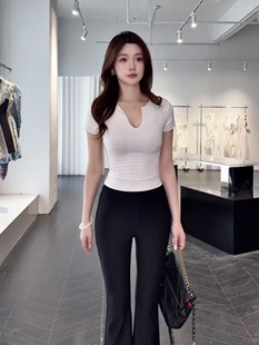 辣妹白色V领修身收腰显瘦纯色上衣T恤女短袖九分微喇裤西装裤套装