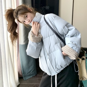 蓝色格子两面穿短款羽绒服外套女冬季2025新款千金感白鸭绒面包服图片