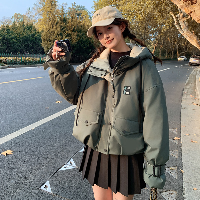 墨绿色冲锋衣羽绒服女冬2025新款工装白鸭绒外套流行短款小个子图片
