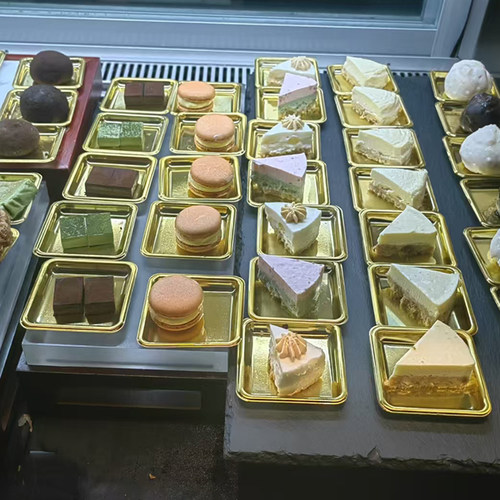 金色方形烘焙店糕点慕斯蛋糕托碟