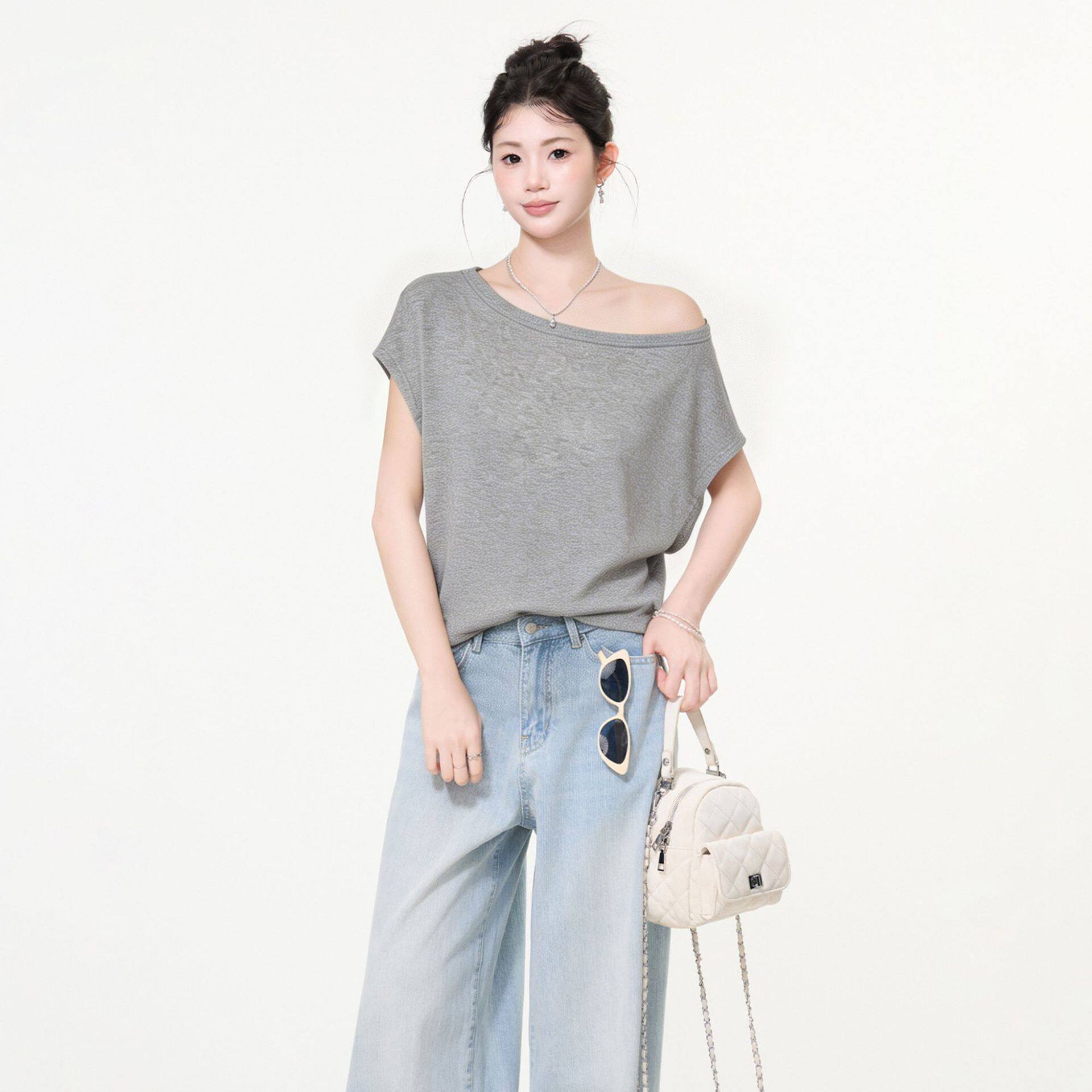 纯欲风灰色斜露肩短袖T恤女2026夏季新款慵懒风宽松显瘦气质上衣