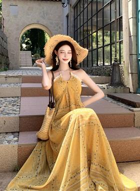 明媚夏日挂脖黄色吊带连衣裙新款海边度假气质沙滩大摆绝美长裙子