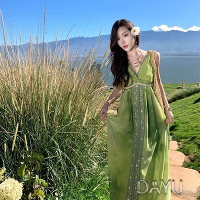 清冷感晕染绿串珠露背连衣裙度假适合去海边玩的衣服沙滩裙