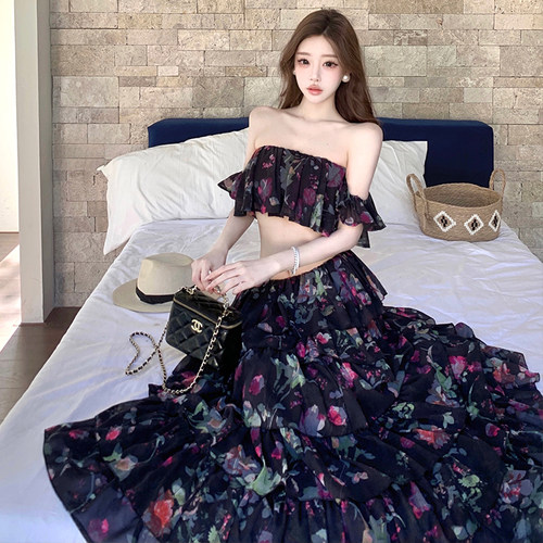 海边纯欲辣妹度假风套装法式碎花一字肩抹胸上衣蛋糕半身裙两件套