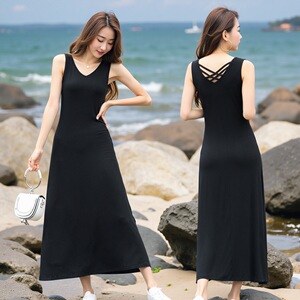 莫代尔连衣裙女2026春夏新款修身显瘦小黑裙打底吊带裙背心长裙子