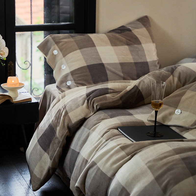 外贸秋冬保暖格子牛奶绒四件套加厚简约立暖绒床单被套床上用品