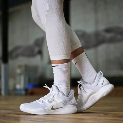 耐克男子气垫缓震低帮实战篮球鞋