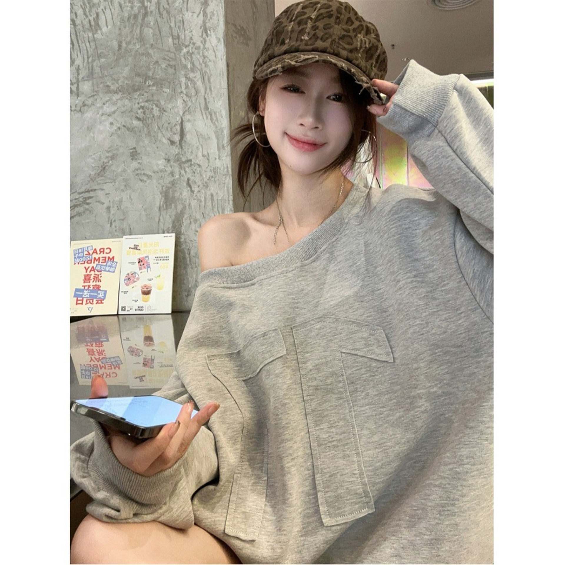 韩国小众设计感长袖斜肩卫衣短裙休闲运动套装女秋季慵懒风两件套