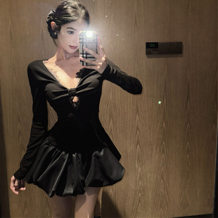 纯欲性感蕾丝拼接V领长袖 收腰显瘦辣妹风花苞裙 连衣裙女秋冬新款