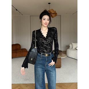 打底衫 时尚 蕾丝v领镂空百搭上衣单穿内搭气质 百搭长袖 纪金其秋季