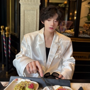 C316 XZ0326 P118 春夏新款长袖西服亮色西装场合玫瑰花设计外套图片