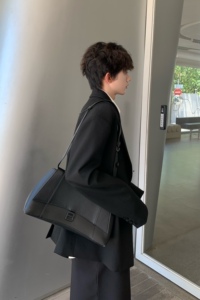 C316 XZ1220 P98 秋冬新款黑色双排扣时尚西服黑色宽松百搭松弛感图片