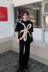 C316 T846 P38春夏新款短袖T恤宽松黑色个性时尚垫肩tee潮图片