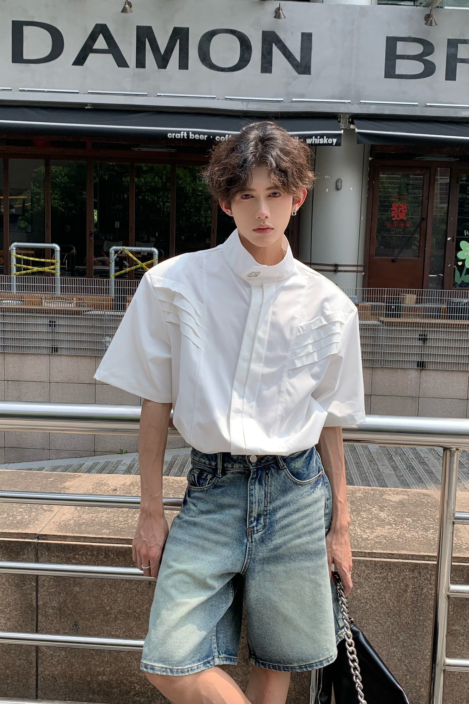 C316 CS2398 P58夏装新款短袖衬衫时尚百搭白色黑色设计感衬衣潮图片