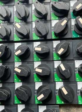 议价NSX系列断路器旋转手柄，黑色，带锁扣。询价