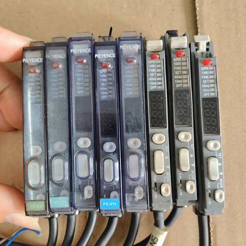 议价光纤放大器FS-V11：32个，询价