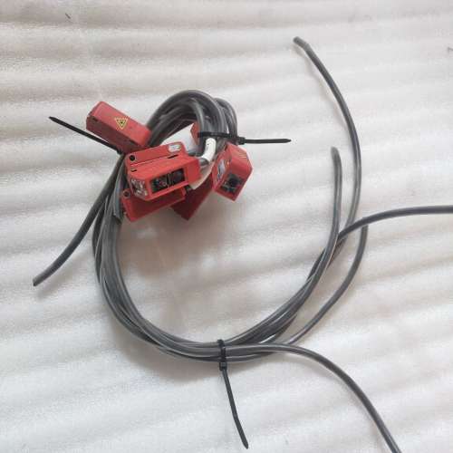 议价leuze光电开关HT3CL2/4P  有8个，剪线线短，其询价