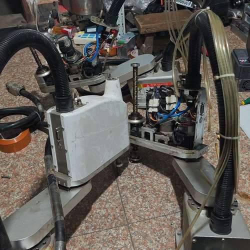 议价力顺源AR4215机器人本体，机器成色还不错，有痕迹询价