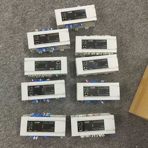 议价5UPLC，型号：FX5U-64MT/ES，库存12条，询价