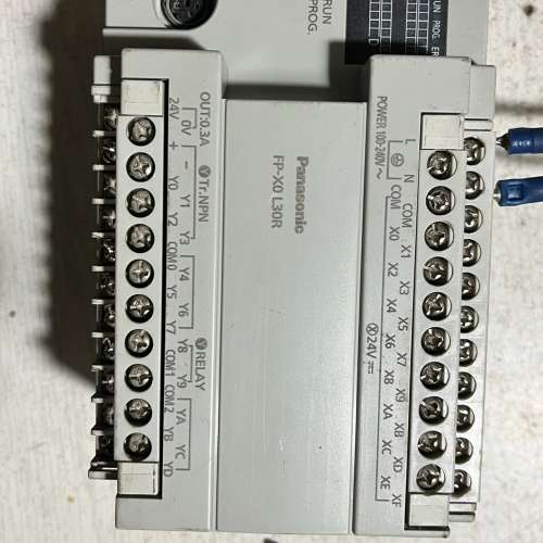 议价 AFPX0L30R-F、，成色如图，少了一条端询价