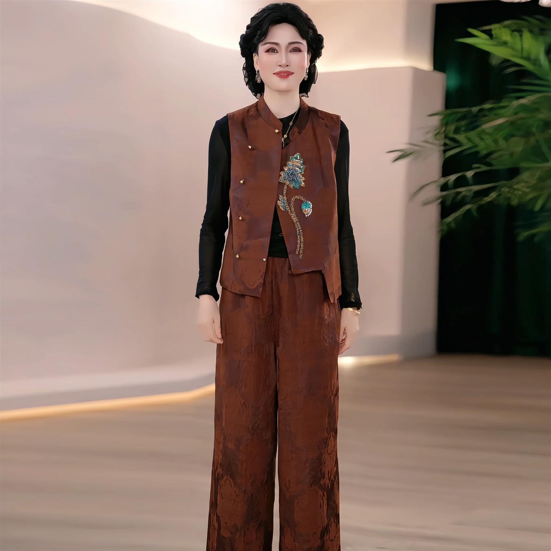 新中式风刺绣马甲阔腿裤套装女秋季新款中年妈妈装洋气气质三件套