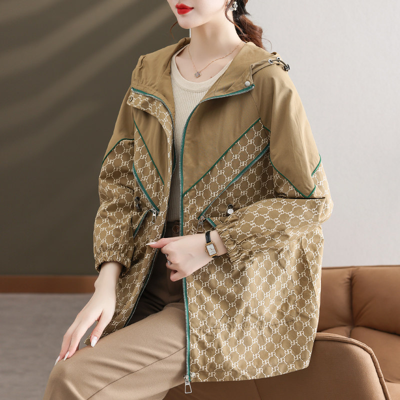 2025新款妈妈春装外套洋气大码上衣50岁中老年女装春秋中长款风衣