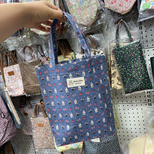 10.8小兔猫咪小号手拎包24×25×16cm防水包女韩国东大门wing档口