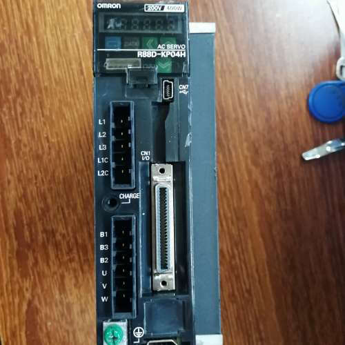 R88D-KP04H 二手拆机伺服驱动400W功能包好现货