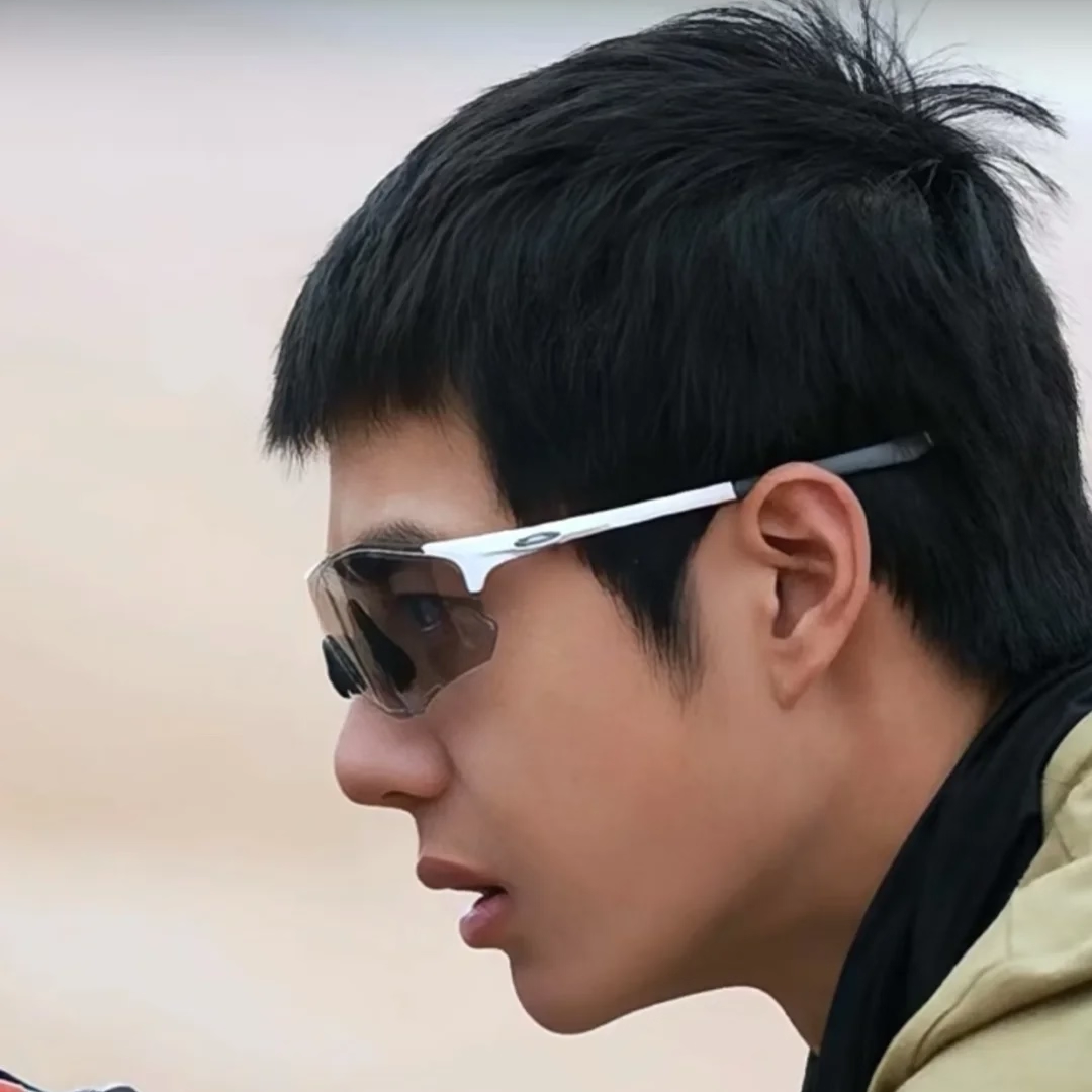 Oakley运动跑步骑行运动护目镜