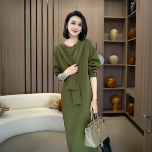 李思桐女装秋季新款小众炸街时尚连帽披肩宽松版圆领连衣裙子7552
