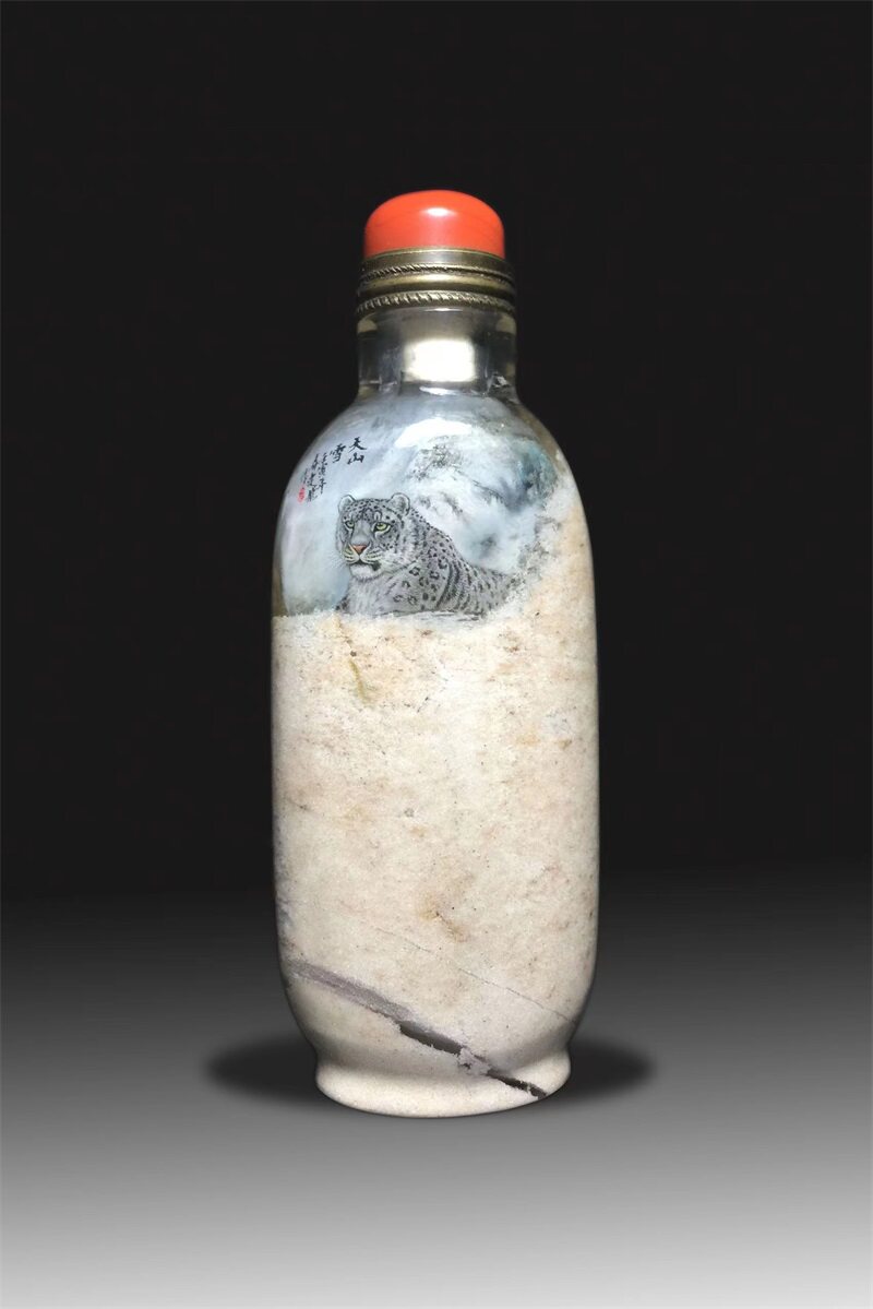 天然水晶鼻烟壶内画名家邵建龙作品收藏外事商务交流中国特色礼品