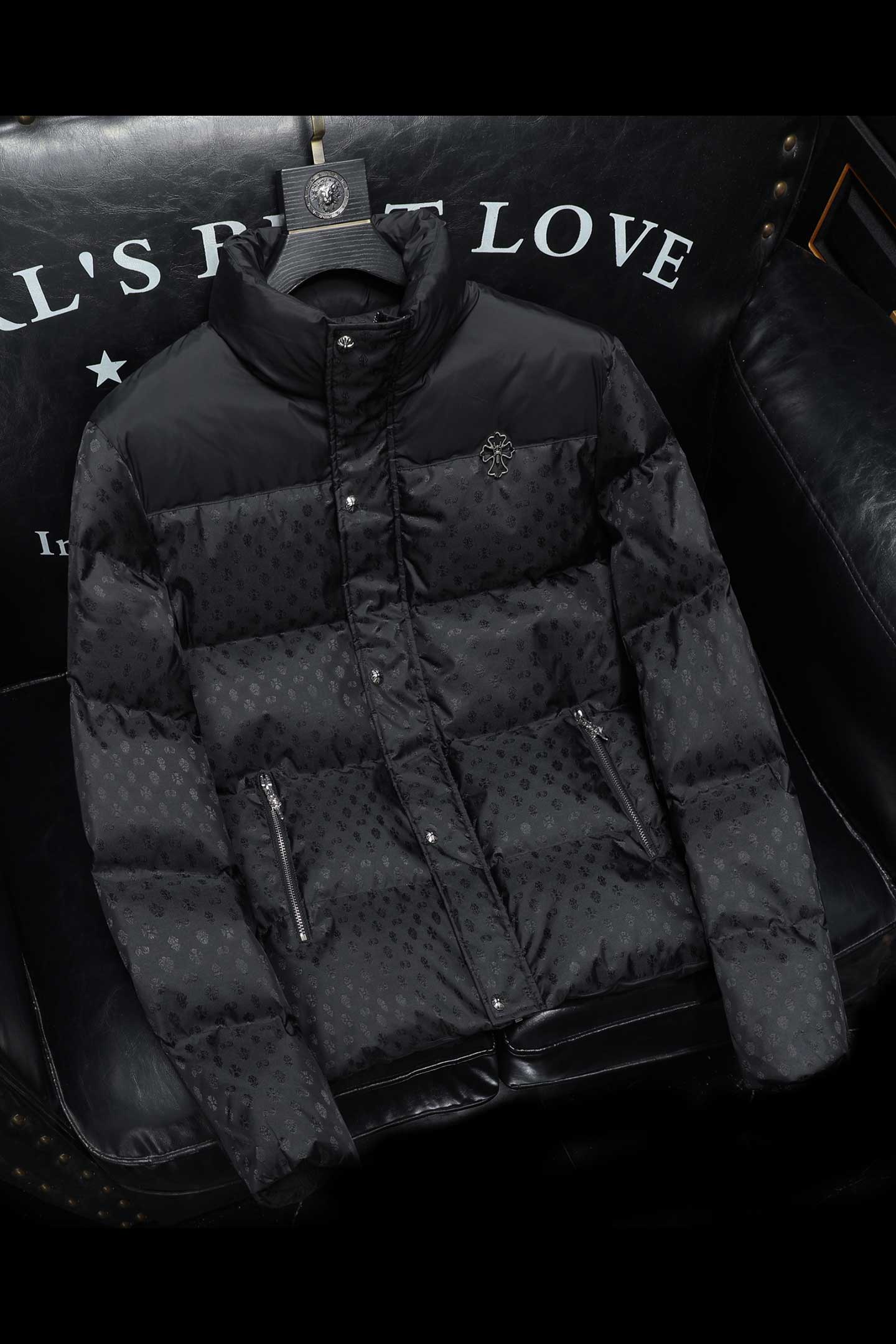 2025秋冬装刺绣90%绒立领羽绒服男钱塘6006-5115-P330沙发图,男装羽绒服,钱塘6006(原3029)