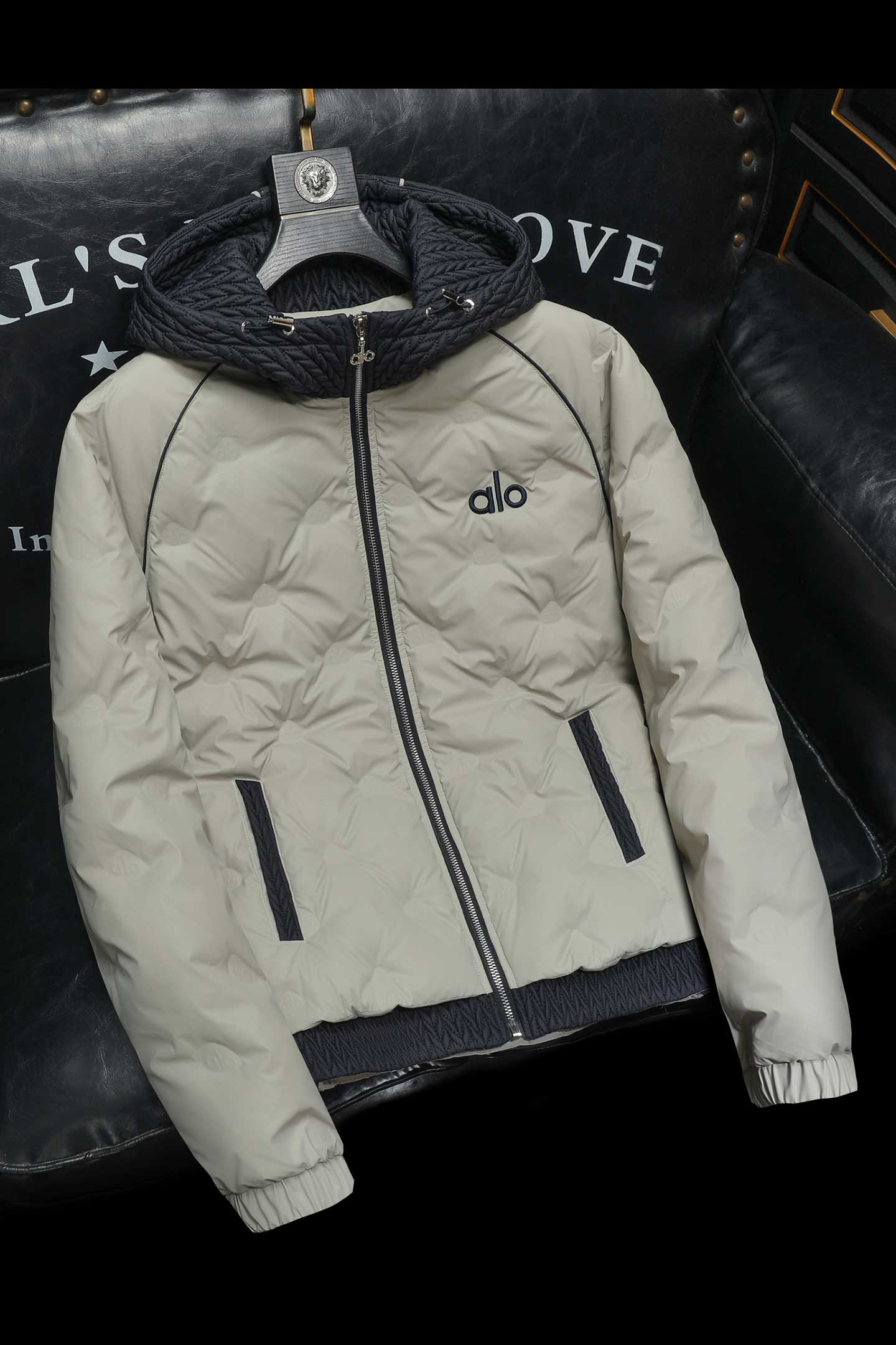 2025秋冬装90%绒连帽麦穗羽绒服男钱塘6006-5122-P330沙发图,男装羽绒服,钱塘6006(原3029)