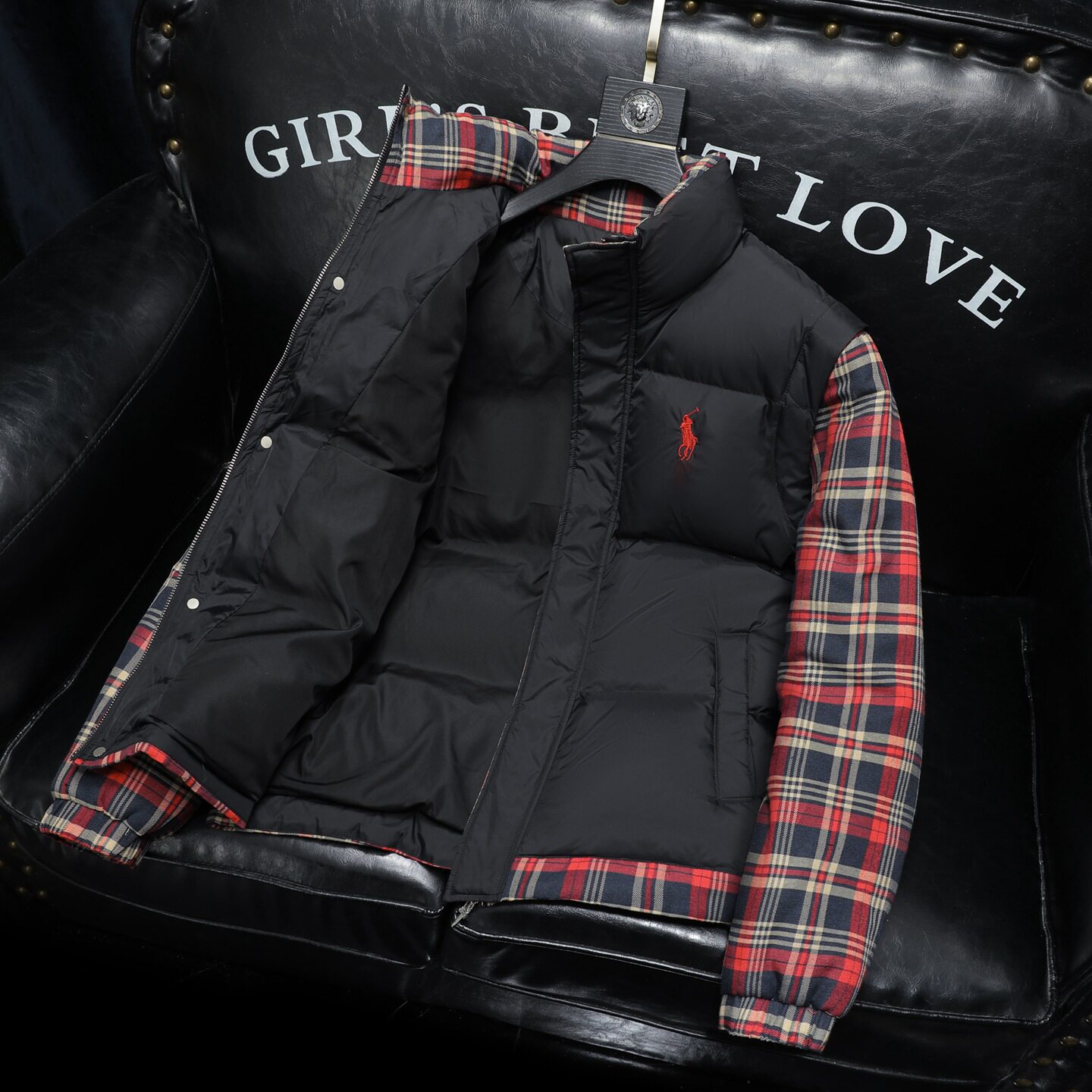 2025秋冬装90%绒连帽羽绒服男钱塘6006-5117-P330沙发图,男装羽绒服,钱塘6006(原3029)