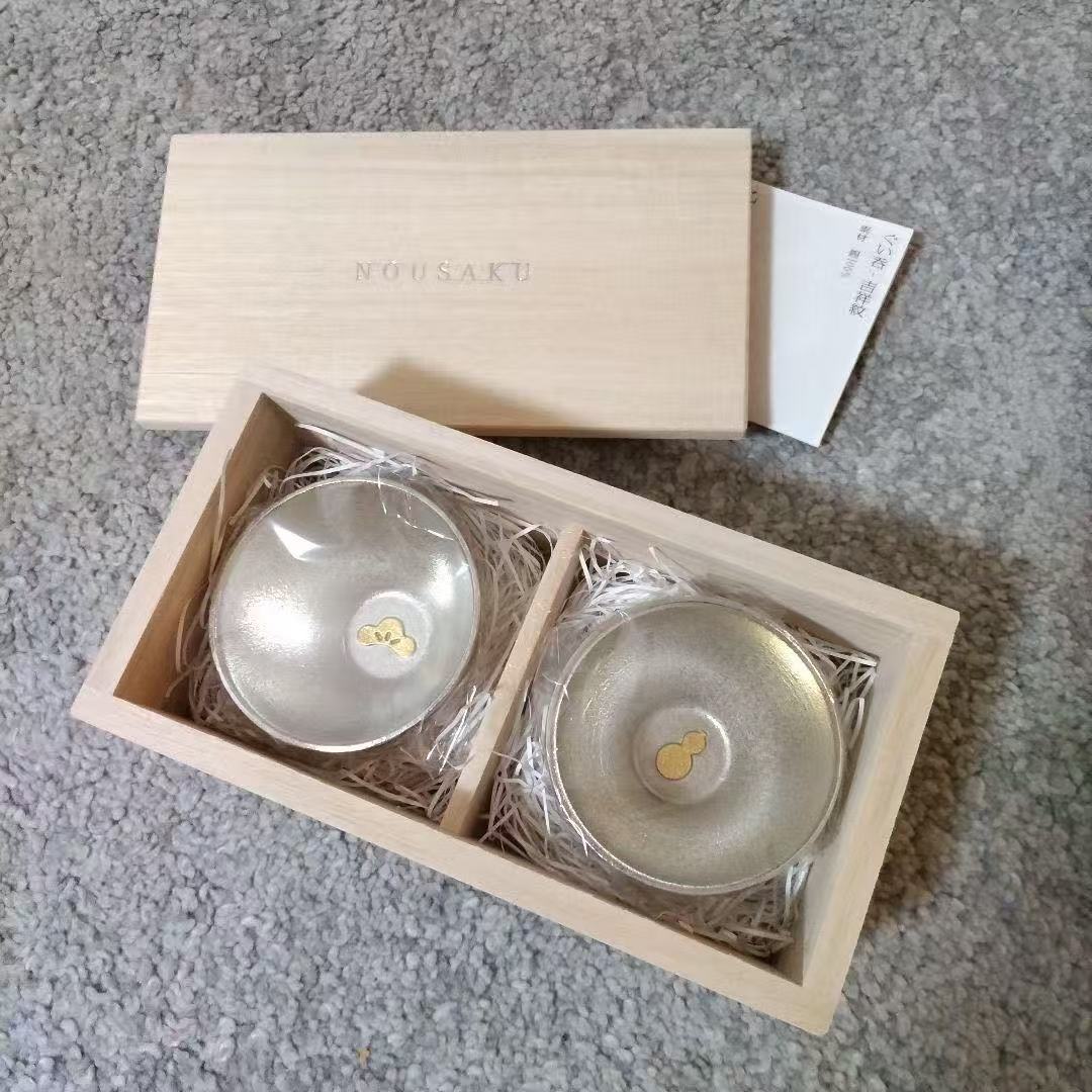 日本进口能作NOUSAKU锡器日式清酒杯酒杯金箔浮雕杯 松葫芦桐箱入