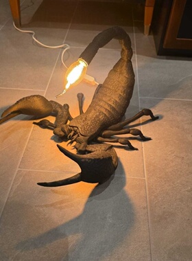 跨境新品Scorpion Desk Lamp创意蝎子台灯哥特式家居装饰桌面摆件