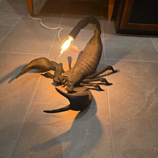 Lamp创意蝎子台灯哥特式 跨境新品 Scorpion Desk 饰桌面摆件 家居装