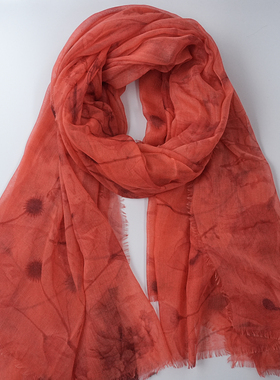 Z家红色暗花新年氛围感围巾拍照小众气质披肩