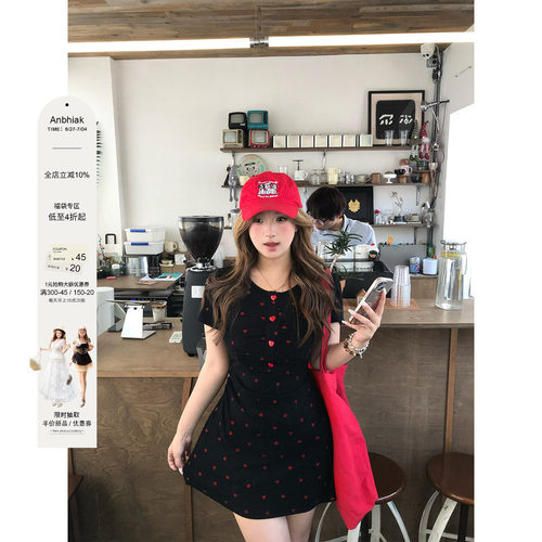 安妮不火恋语织物俏皮感桃心印花连衣裙女微胖大码收腰可爱小裙子