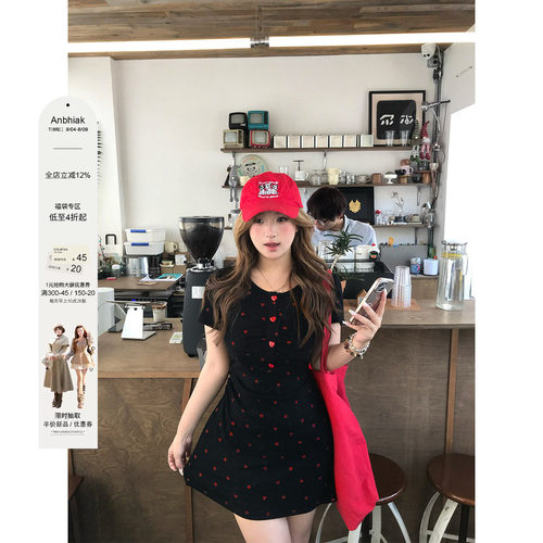 安妮不火恋语织物俏皮感桃心印花连衣裙女微胖大码收腰可爱小裙子