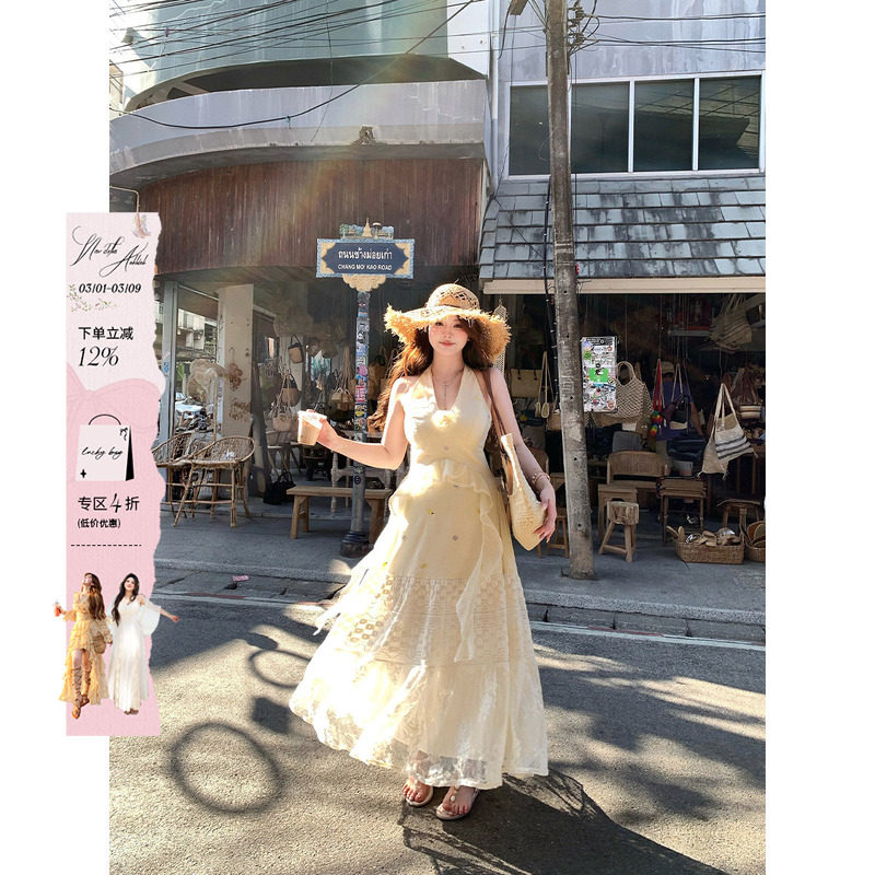 安妮不火 法式蕾丝拼接碎花刺绣挂脖度假裙女微胖大码收腰连衣裙