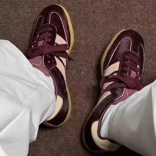 复古新款T头休闲酒红色马毛德训