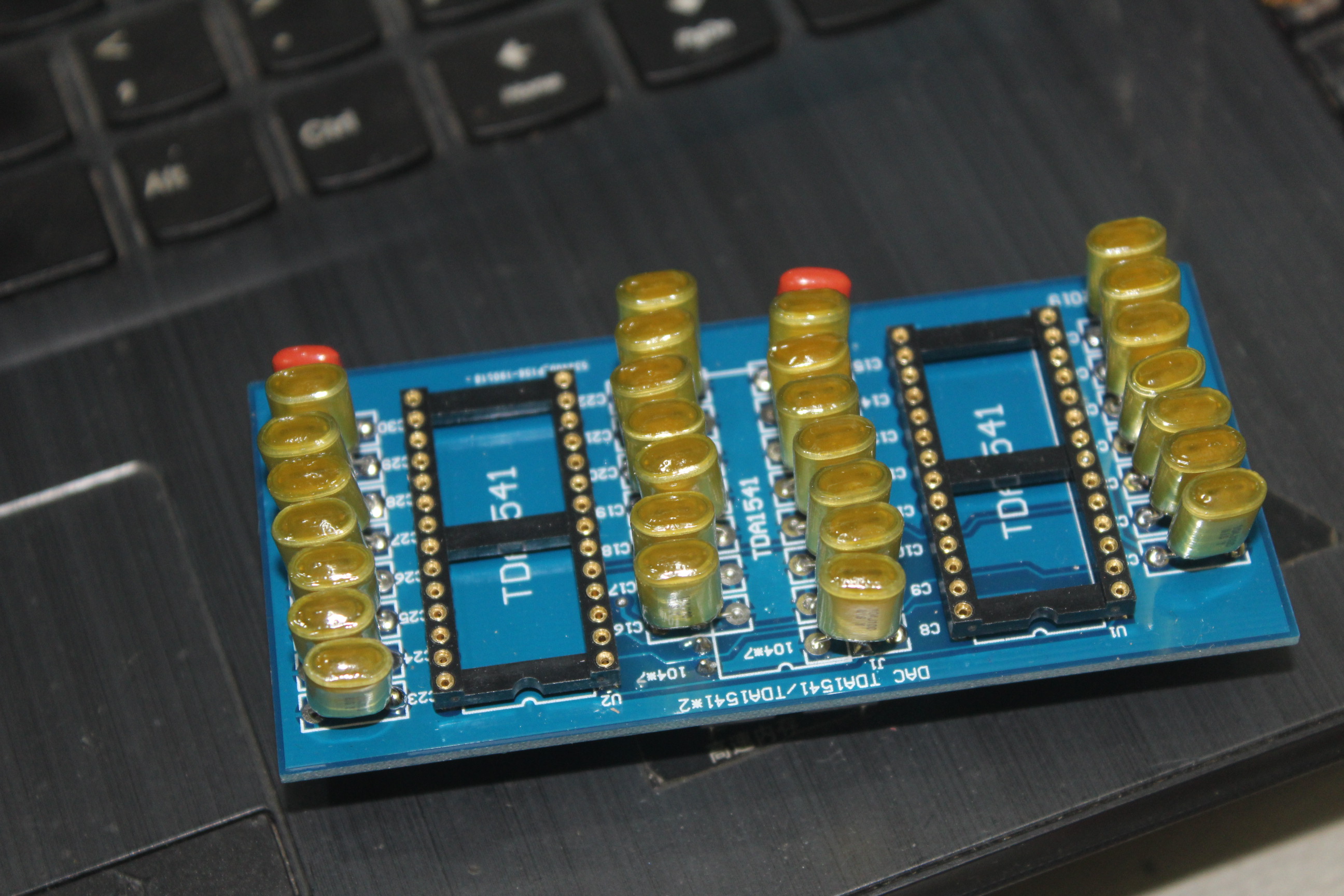 TDA1541并联摸块双转单座