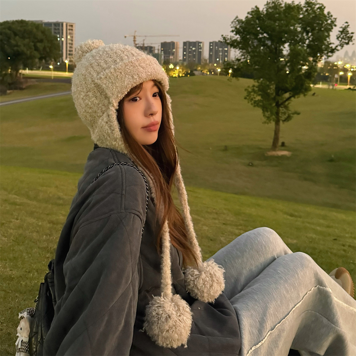 日系可爱球球显脸小针织雷锋帽